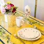 Monti Romantic Sunshine Maisonette شقة
