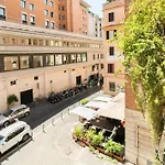 Monti Romantic Sunshine Maisonette روما