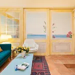 Monti Romantic Sunshine Maisonette شقة