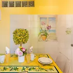 Monti Romantic Sunshine Maisonette * روما