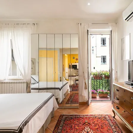 Monti Romantic Sunshine Maisonette شقة روما