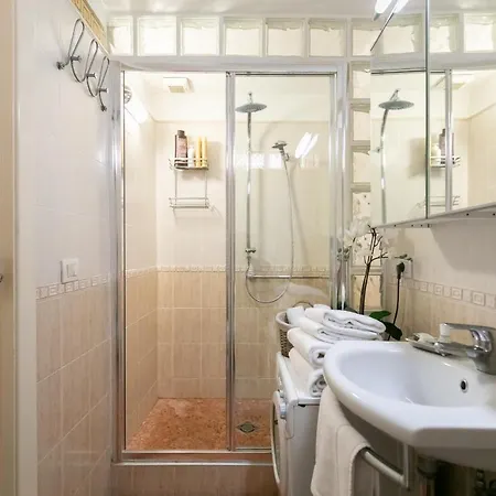 Monti Romantic Sunshine Maisonette * روما