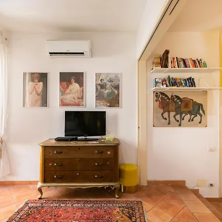 Monti Romantic Sunshine Maisonette * روما